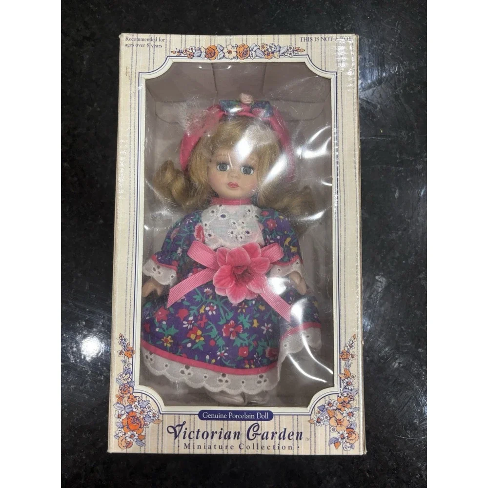 Victorian Garden Miniature Collection Porcelain‎ Dolls Melissa Jane 1996!